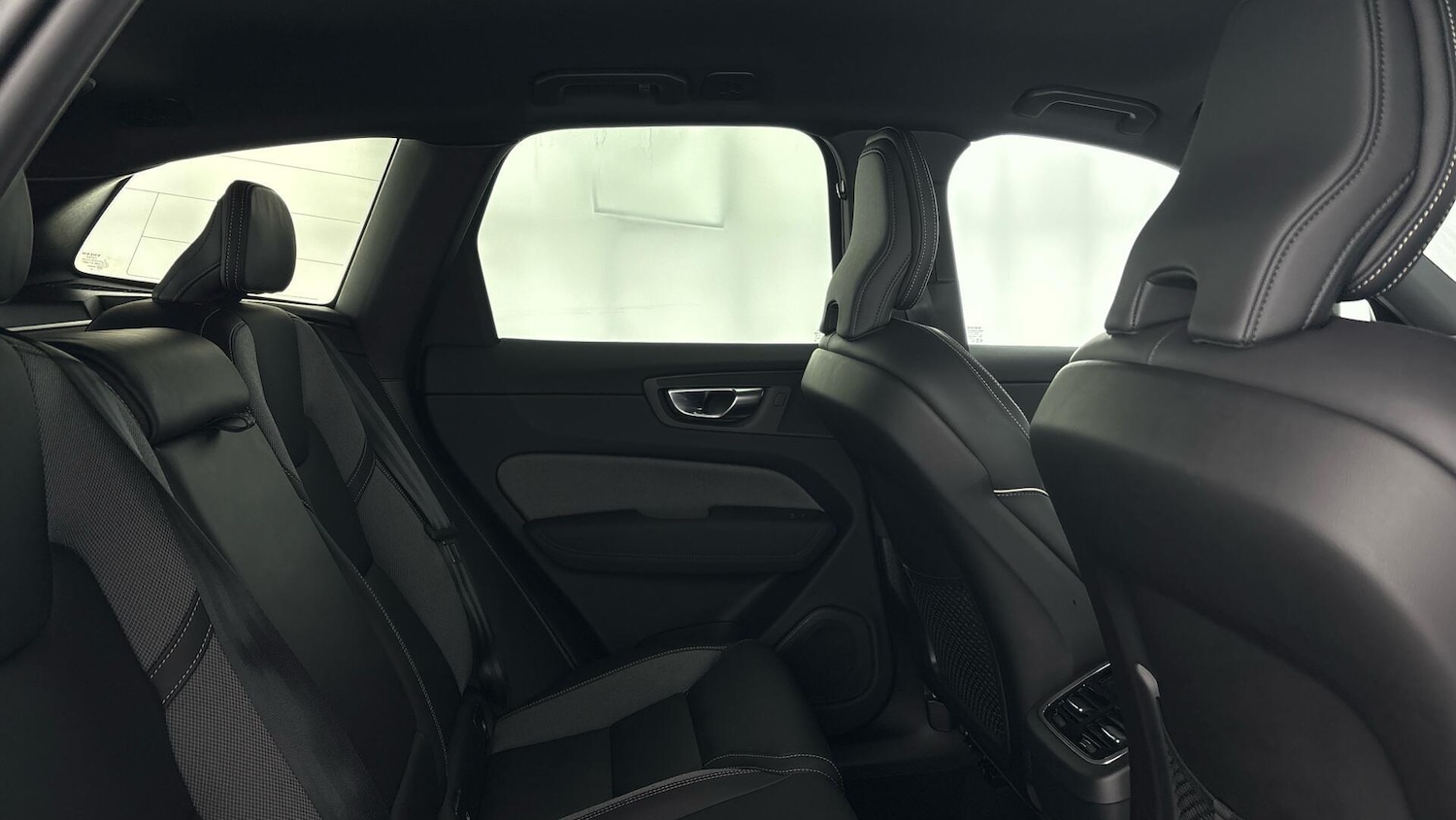 Used Volvo XC60 2025 for sale - 77965349: Photo 9