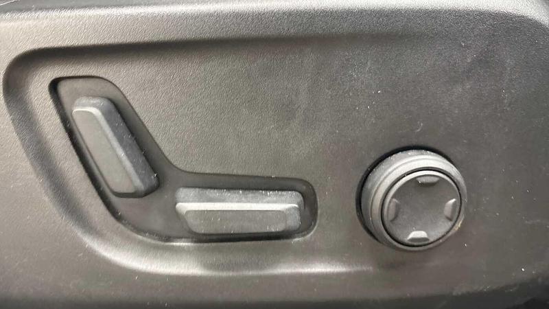 Used Volvo XC40 2023 for sale - 76931204: Photo 28