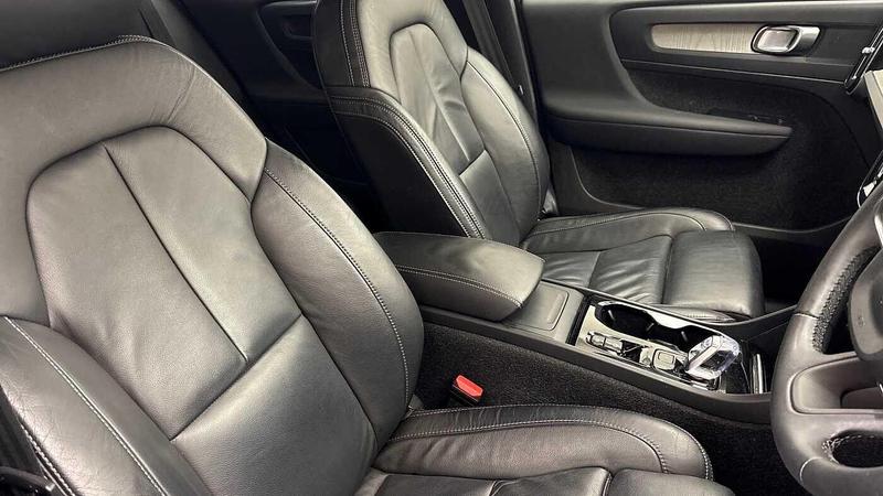 Used Volvo XC40 2023 for sale - 76931204: Photo 29