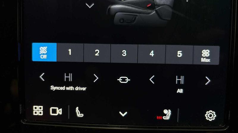 Used Volvo XC40 2023 for sale - 76931204: Photo 40