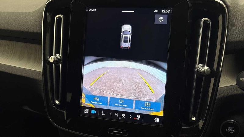 Used Volvo XC40 2023 for sale - 76931204: Photo 42