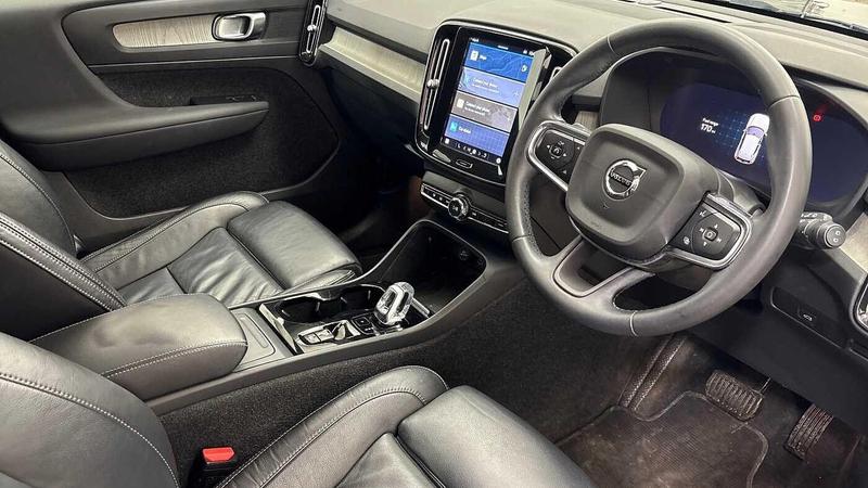 Used Volvo XC40 2023 for sale - 76931204: Photo 9