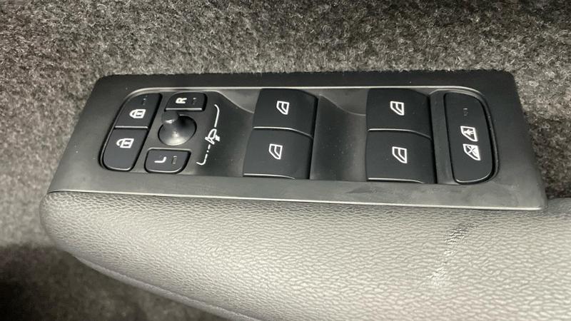 Used Volvo XC40 2025 for sale - 75973048: Photo 24