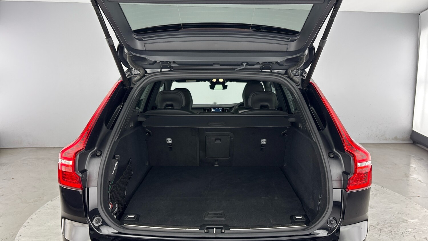 Used Volvo XC60 2025 for sale - 77603122: Photo 13