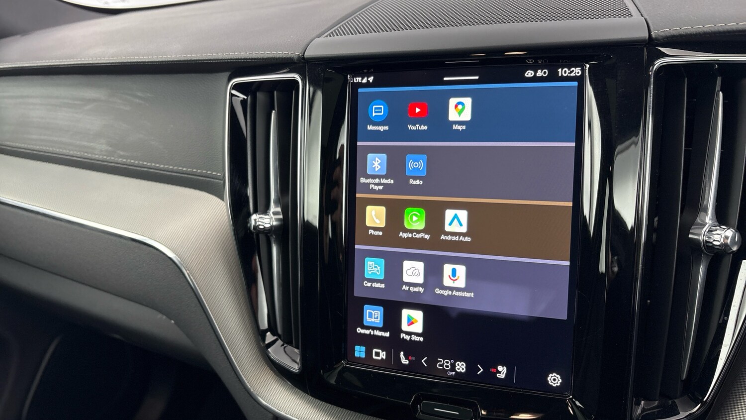 Used Volvo XC60 2025 for sale - 77603122: Photo 8