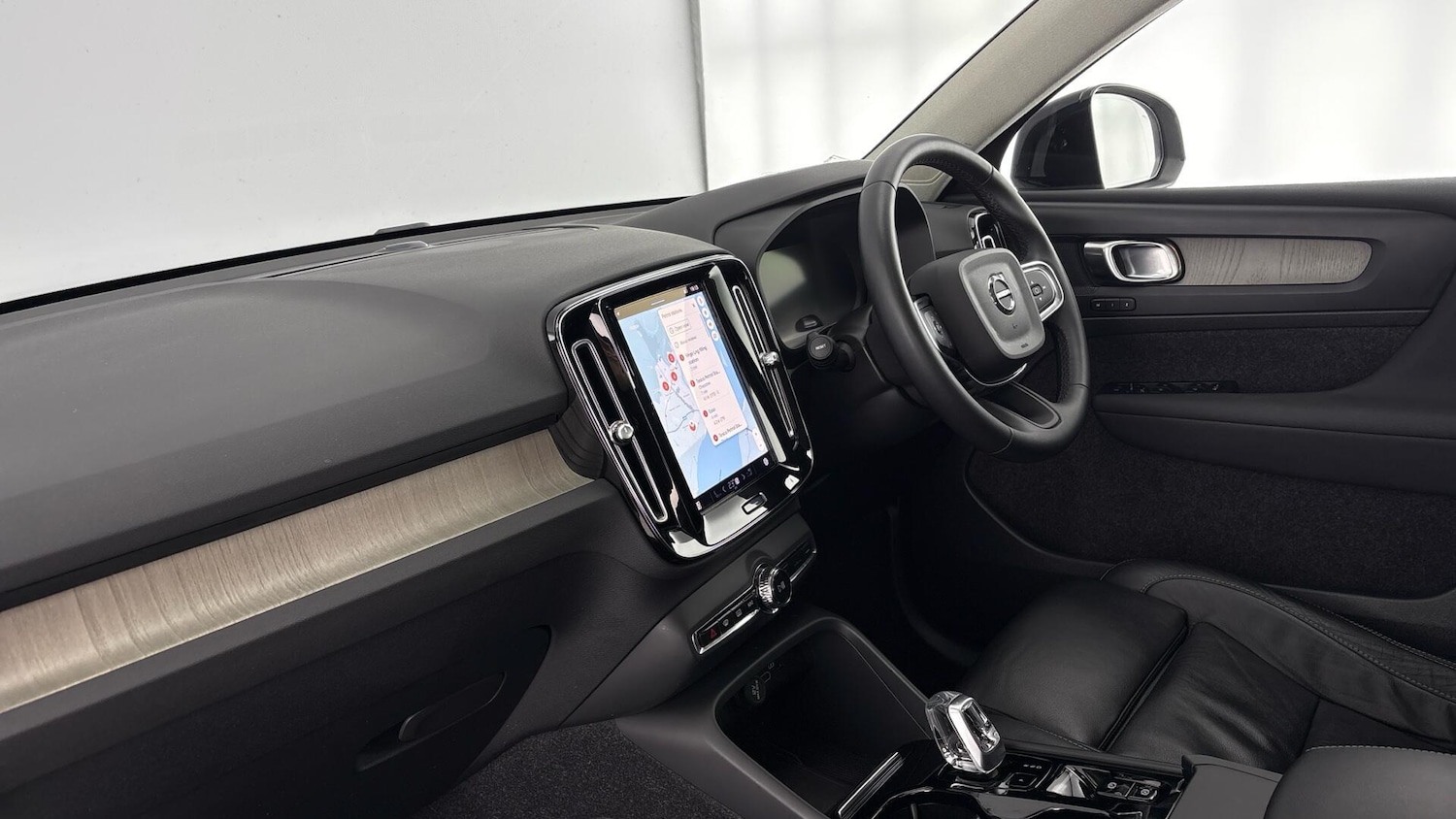 Used Volvo XC40 2022 for sale - 77603201: Photo 2