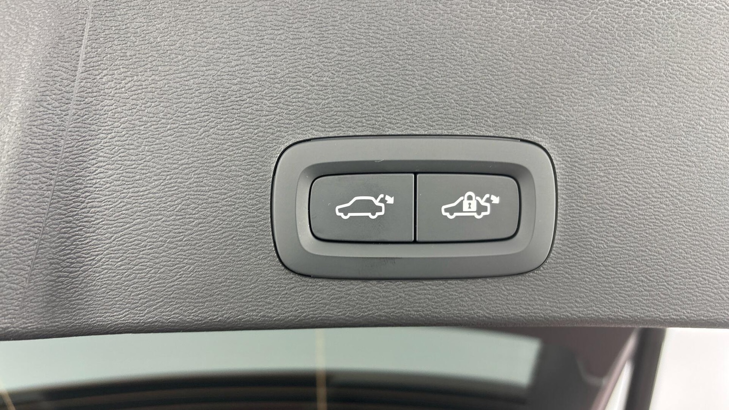 Used Volvo XC40 2025 for sale - 77791246: Photo 17