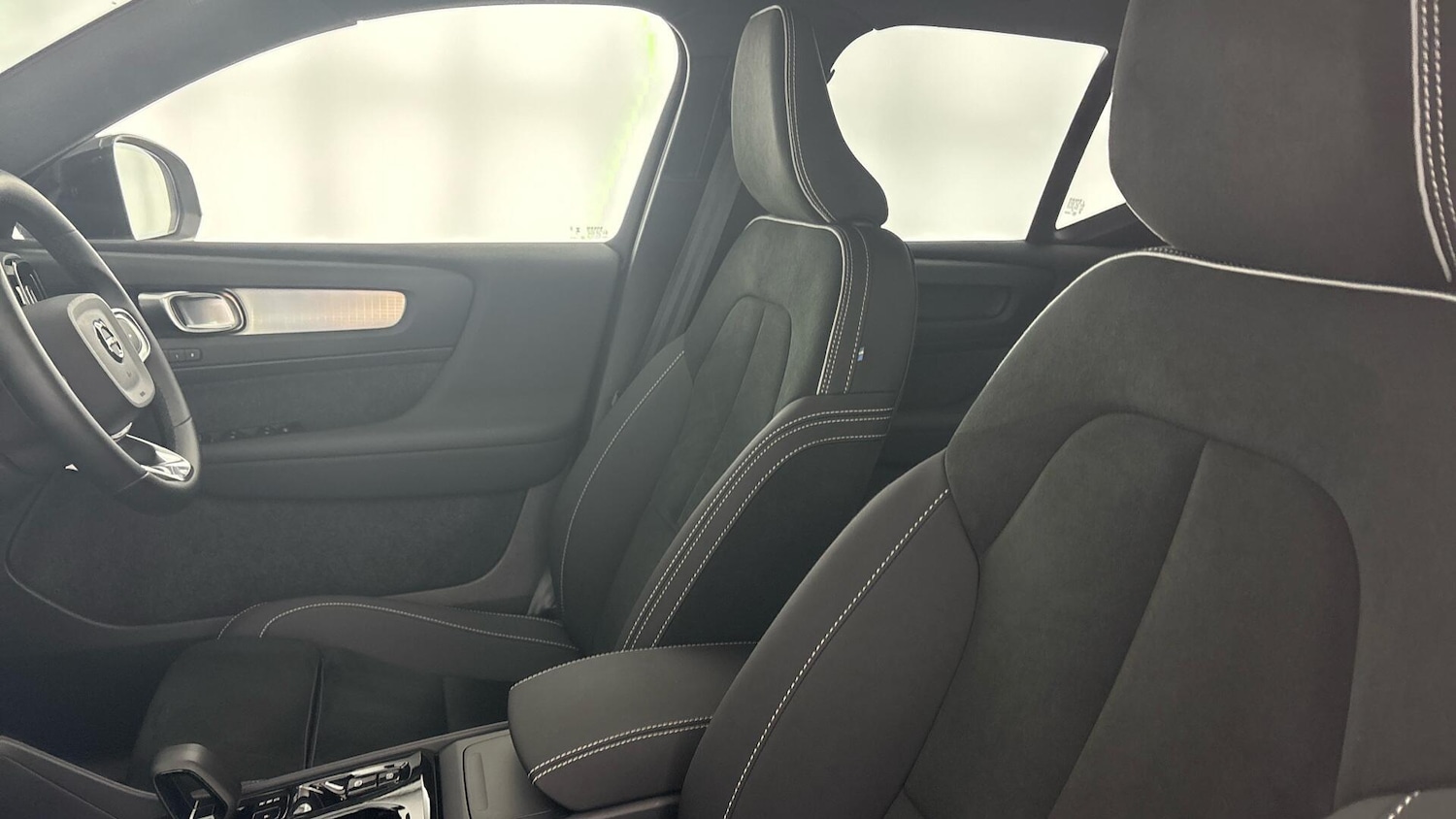 Used Volvo XC40 2025 for sale - 77791246: Photo 29