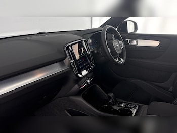 Used Volvo XC40 2025 for sale - 77791246: Photo