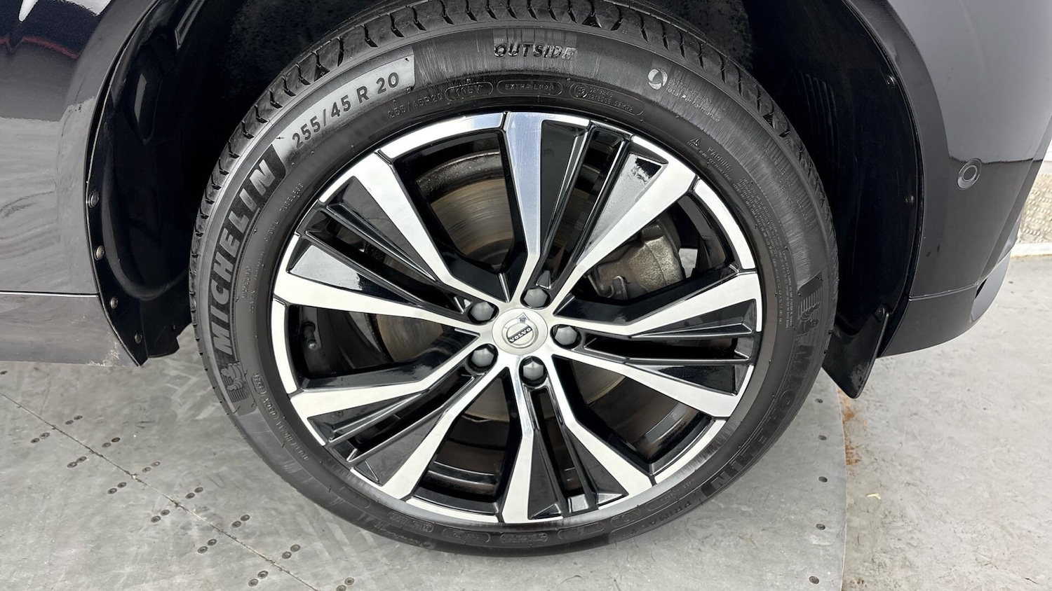 Used Volvo XC60 2022 for sale - 77603105: Photo 5