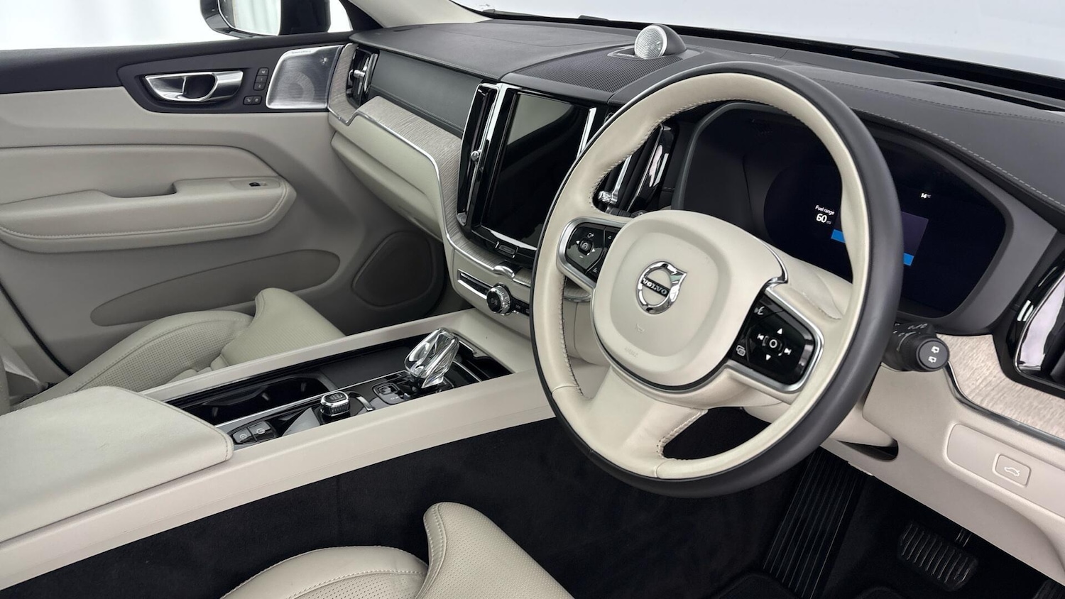 Used Volvo XC60 2022 for sale - 77603105: Photo 6