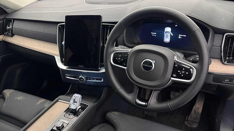 Used Volvo XC90 2025 for sale - 77301240: Photo 9