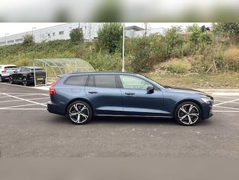 Used Volvo V60 2022 for sale - 75288933: Photo