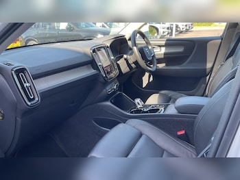 Used Volvo XC40 2025 for sale - 78929324: Photo