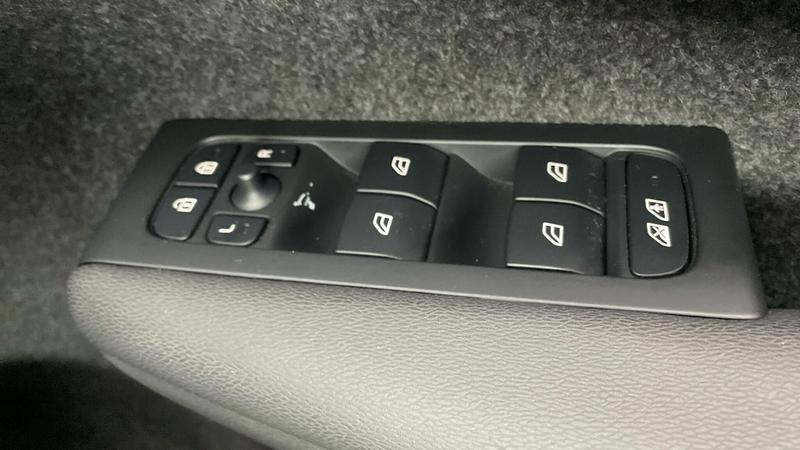 Used Volvo XC40 2025 for sale - 76508261: Photo 21