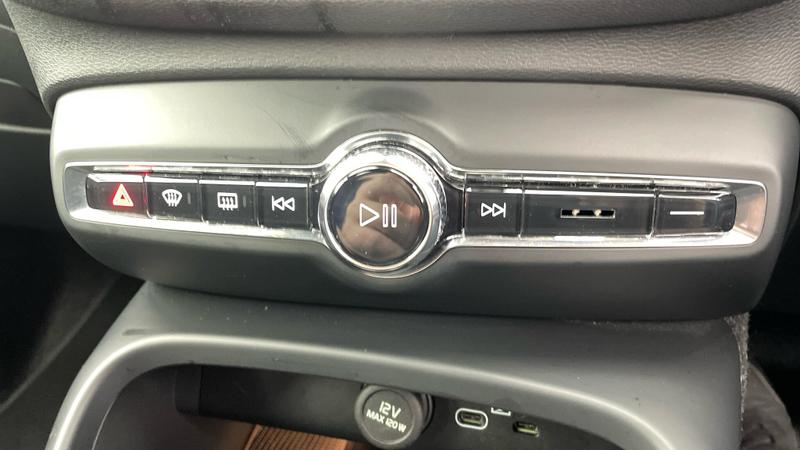 Used Volvo XC40 2025 for sale - 76508261: Photo 24