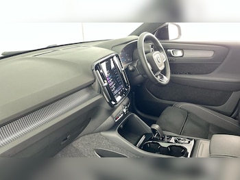 Used Volvo XC40 2025 for sale - 76508261: Photo