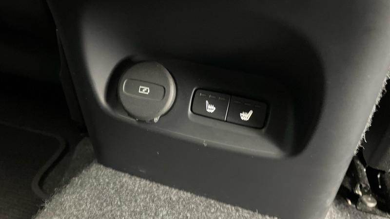 Used Volvo XC40 2025 for sale - 76508261: Photo 32