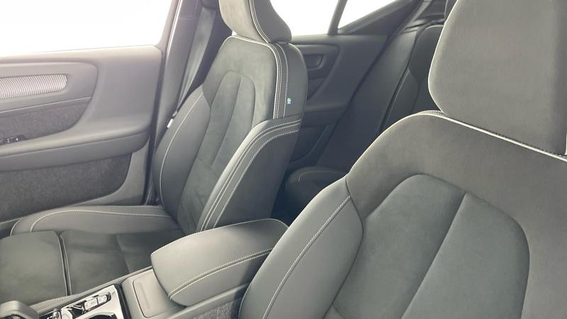 Used Volvo XC40 2025 for sale - 76508261: Photo 35