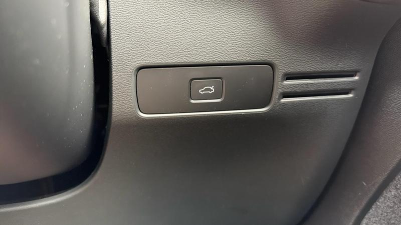 Used Volvo XC40 2024 for sale - 75561490: Photo 46