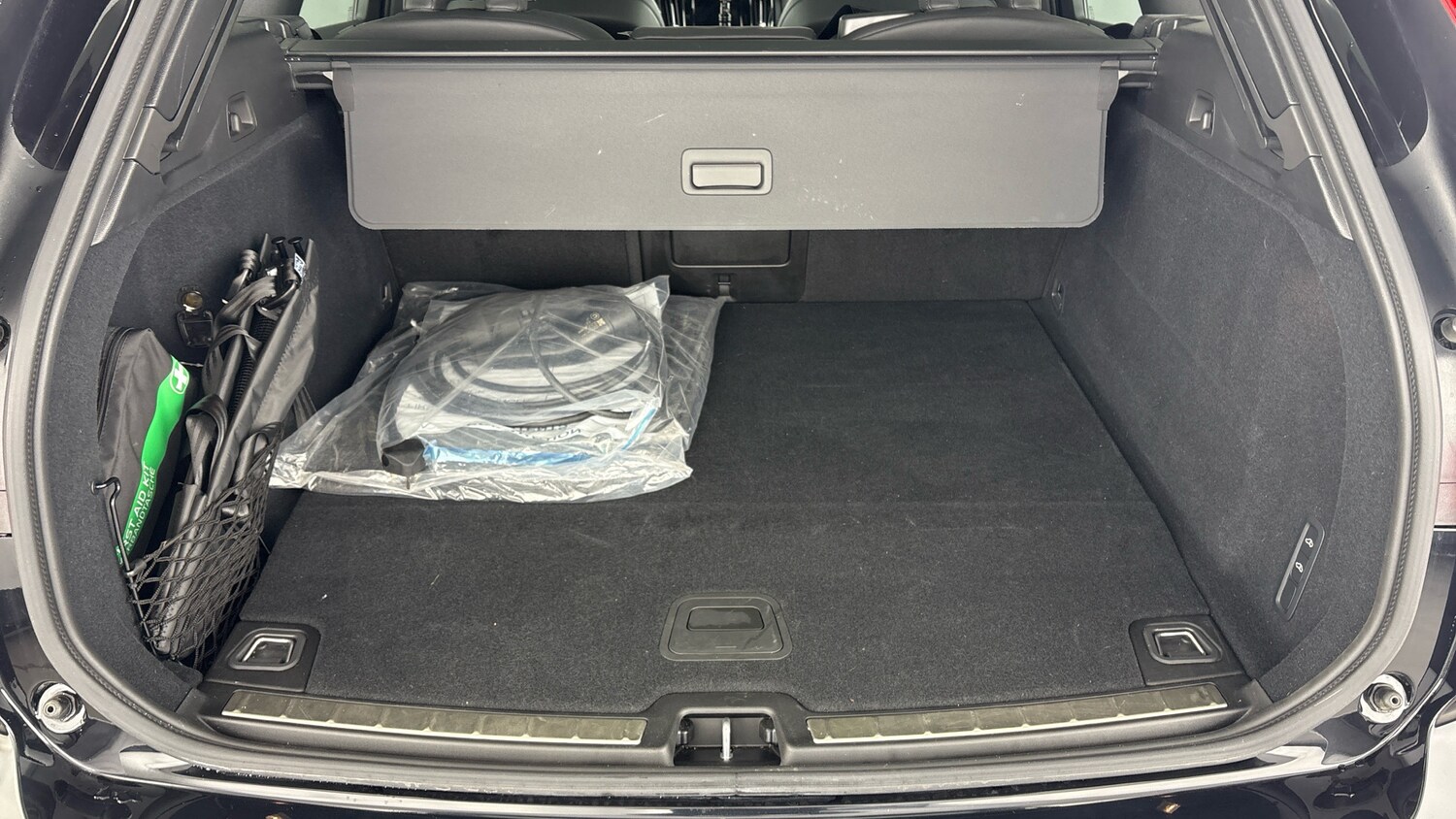 Used Volvo XC60 2025 for sale - 77603235: Photo 17