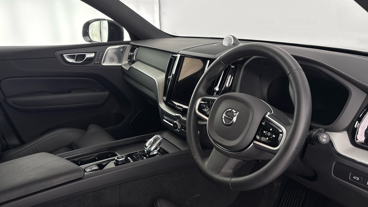 Used Volvo XC60 2025 for sale - 77603235: Photo 6