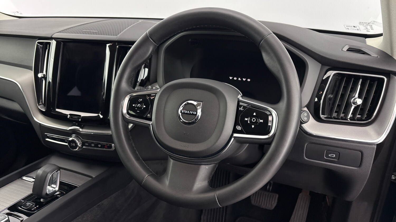 Used Volvo XC60 2022 for sale - 77603240: Photo 11