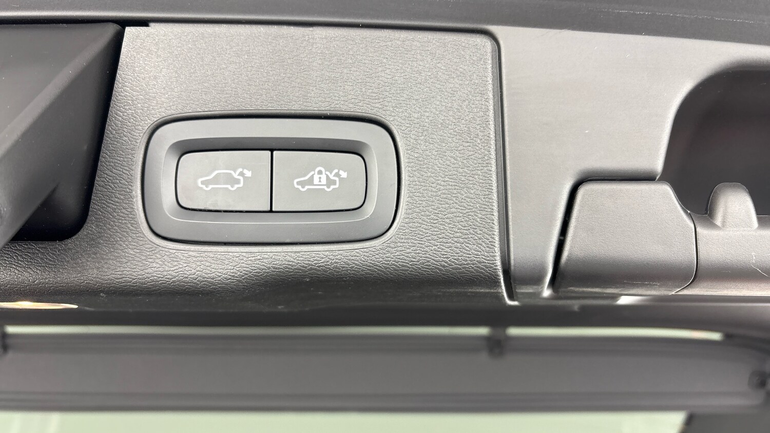 Used Volvo XC60 2022 for sale - 77603240: Photo 18