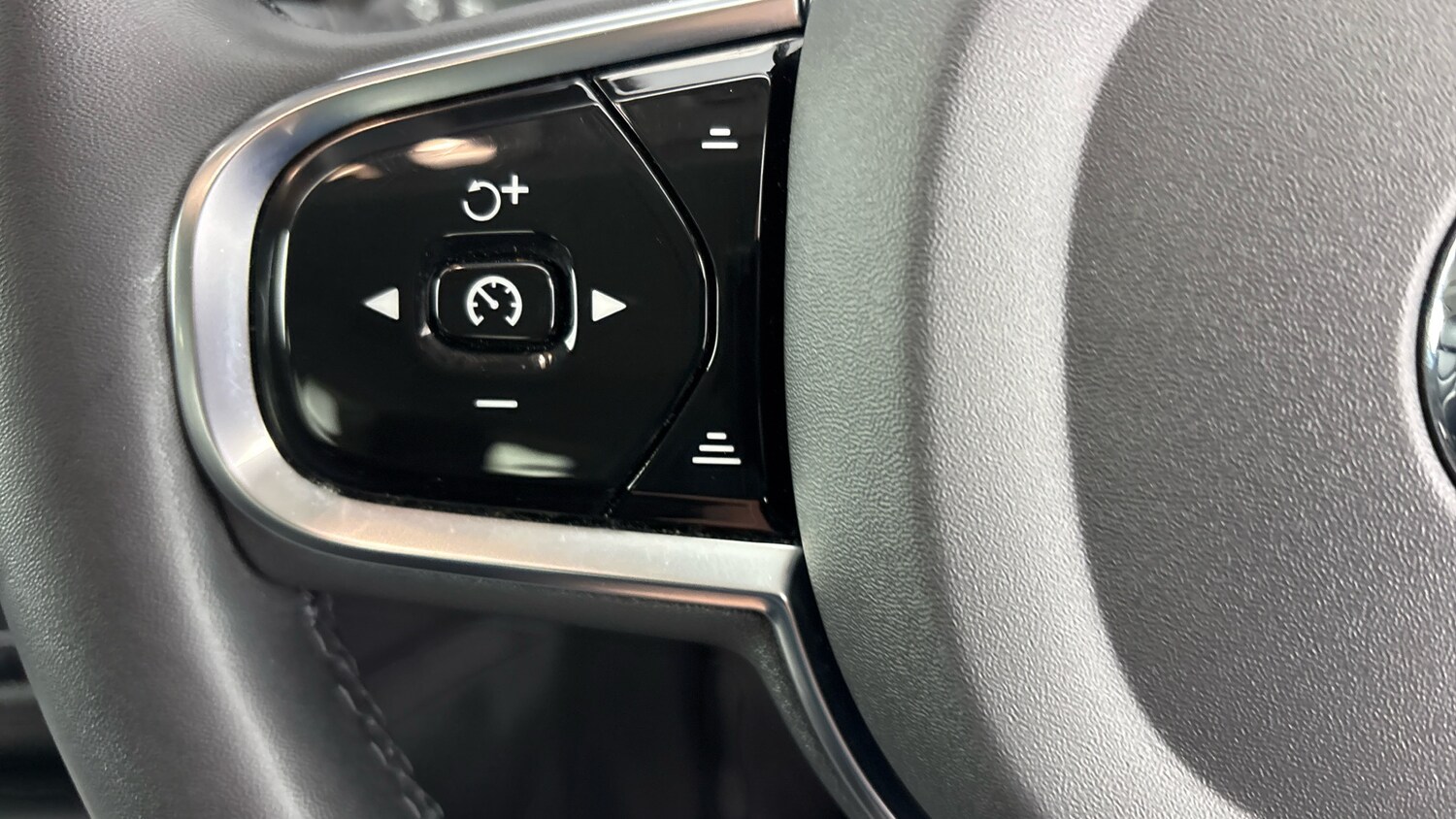 Used Volvo XC60 2022 for sale - 77603240: Photo 24