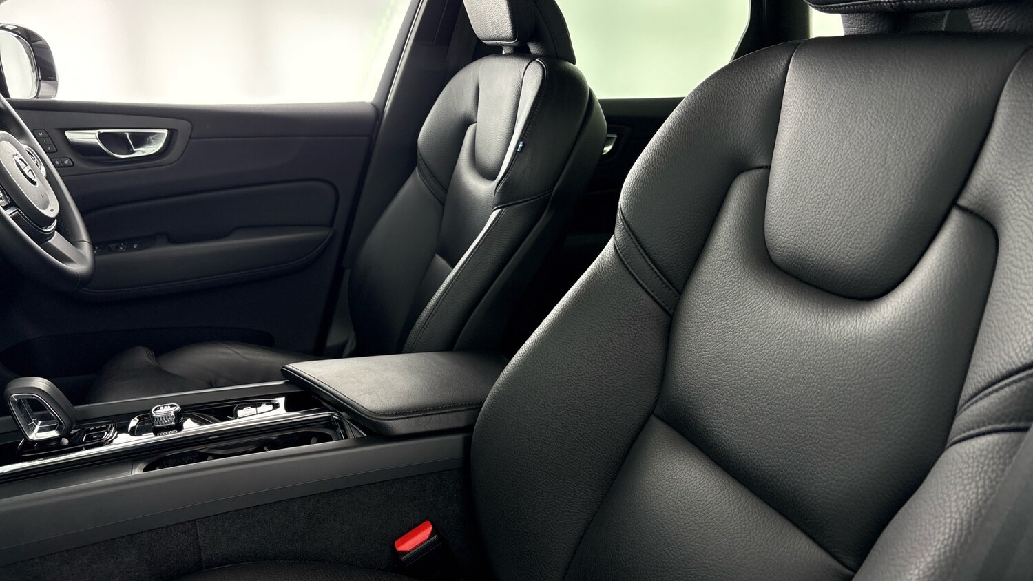 Used Volvo XC60 2022 for sale - 77603240: Photo 37