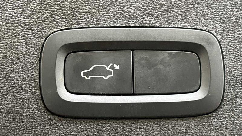 Used Volvo XC40 2023 for sale - 77301236: Photo 17