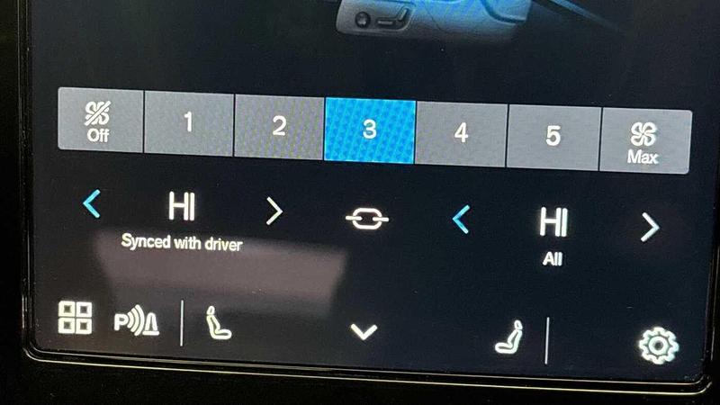 Used Volvo XC40 2023 for sale - 77301236: Photo 36