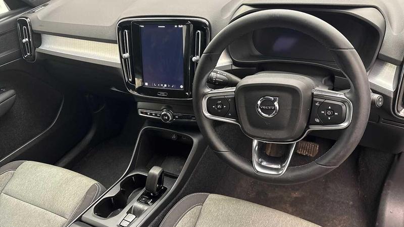 Used Volvo XC40 2023 for sale - 77301236: Photo 9