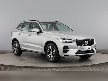 Momentum B4 AWD mild hybrid Automatic 5-Door