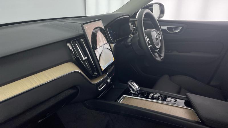 Used Volvo XC60 2025 for sale - 76508254: Photo 2
