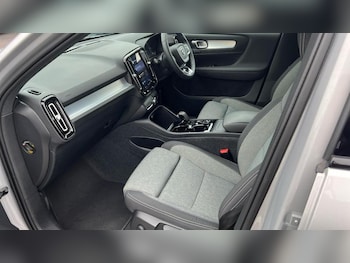 Used Volvo XC40 2023 for sale - 76117438: Photo