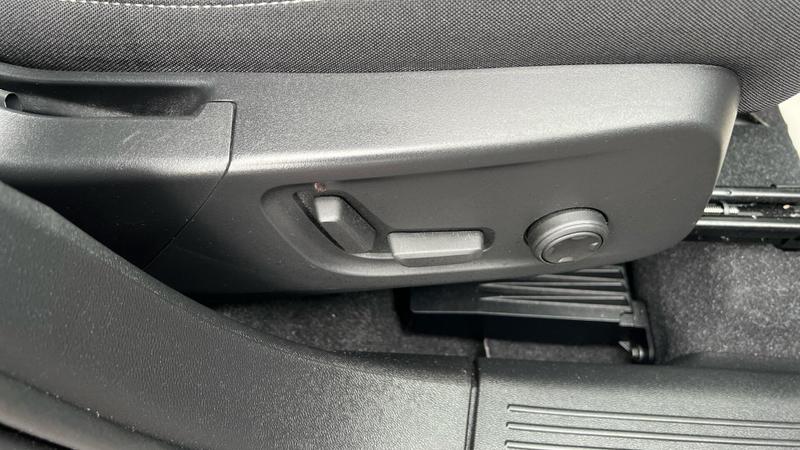 Used Volvo XC40 2023 for sale - 76117438: Photo 41