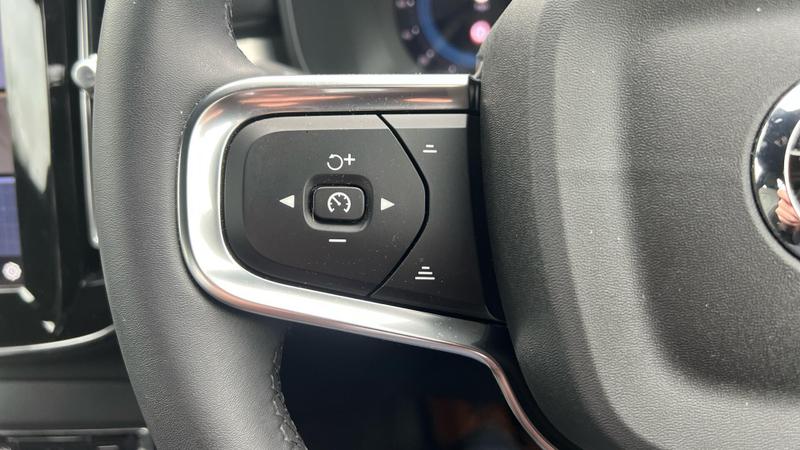 Used Volvo XC40 2023 for sale - 76117438: Photo 42