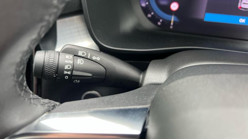 Used Volvo XC40 2023 for sale - 76117438: Photo 44