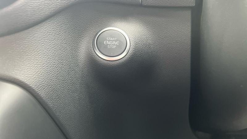 Used Volvo XC40 2023 for sale - 76117438: Photo 47