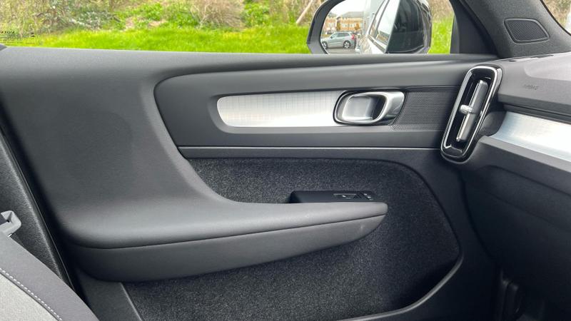 Used Volvo XC40 2023 for sale - 76117438: Photo 54