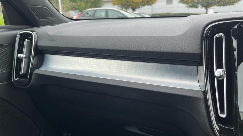 Used Volvo XC40 2023 for sale - 76117438: Photo 56