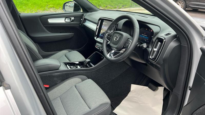 Used Volvo XC40 2023 for sale - 76117438: Photo 6