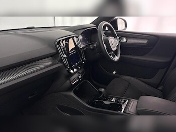 Used Volvo XC40 2025 for sale - 77198915: Photo