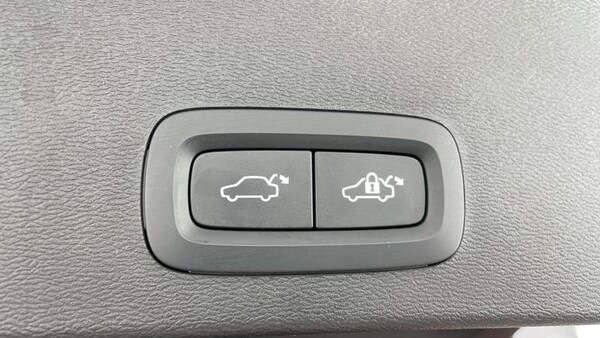 Used Volvo XC40 2023 for sale - 75446218: Photo 24