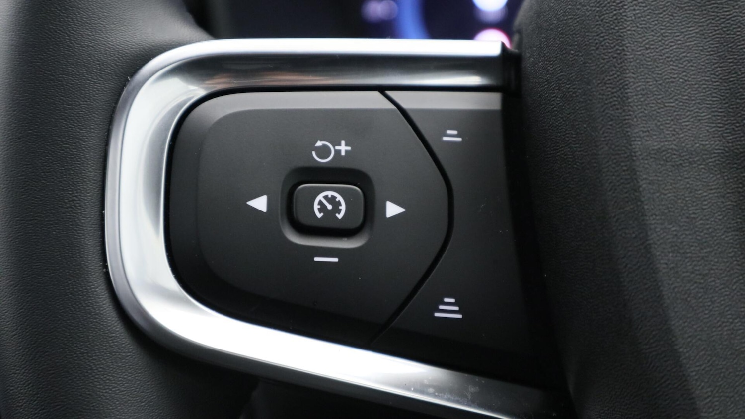 Used Volvo XC40 2024 for sale - 77803937: Photo 29