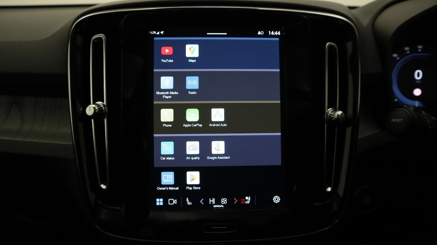 Used Volvo XC40 2024 for sale - 77803937: Photo 34