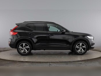 Used Volvo XC40 2022 for sale - 76196614: Photo 2