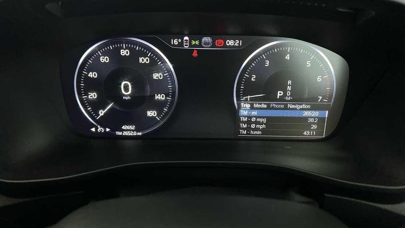 Used Volvo XC40 2022 for sale - 76196614: Photo 9