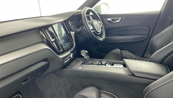 Used Volvo XC60 2018 for sale - 75529644: Photo 2